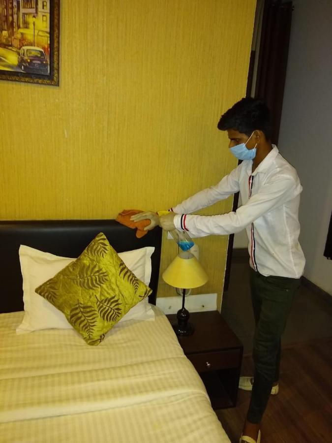 Airport Hotel Tashree Nova Deli Exterior foto