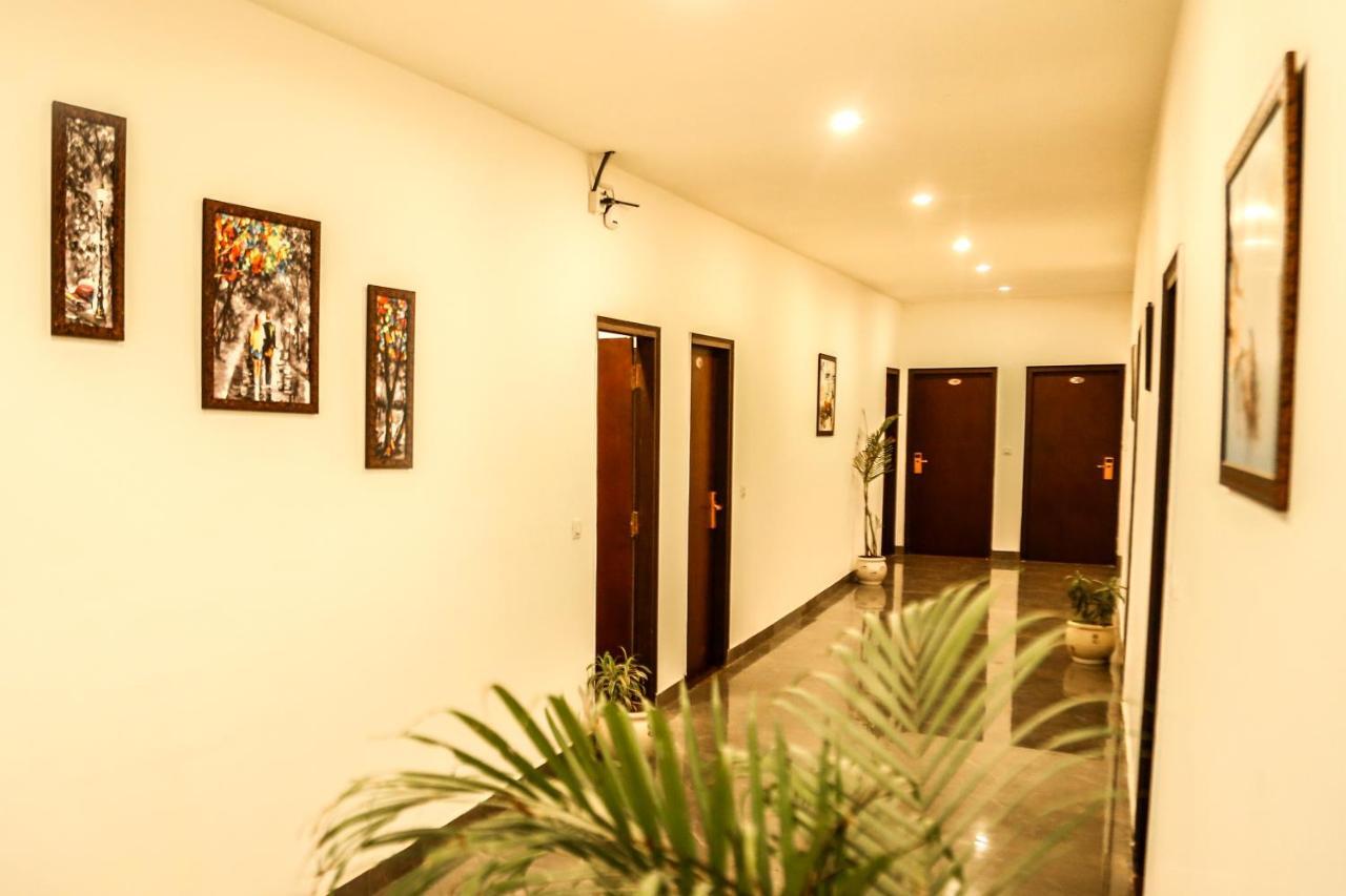 Airport Hotel Tashree Nova Deli Exterior foto